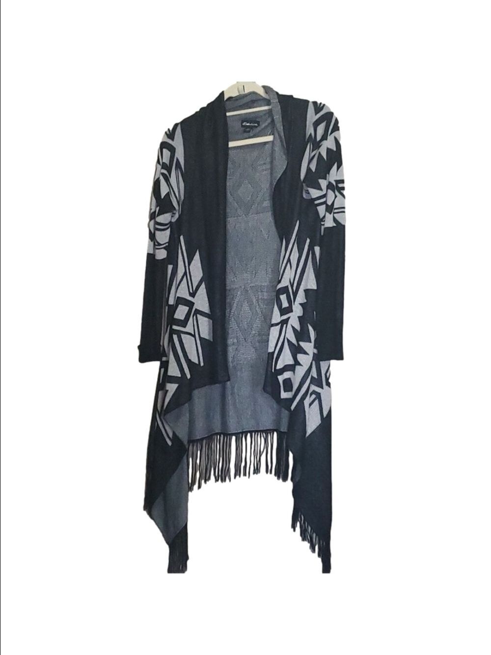 Seductions sweater wrap size m/l